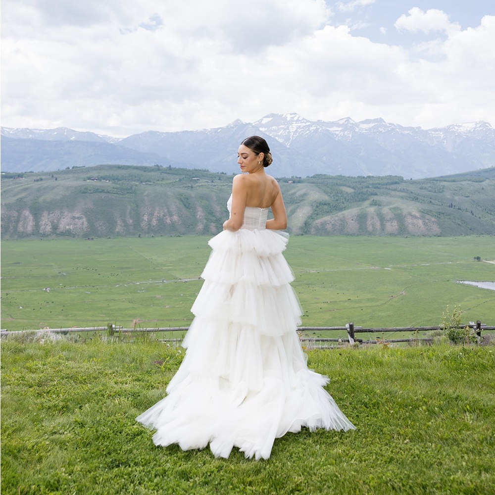 Oscar De La Renta wedding dress